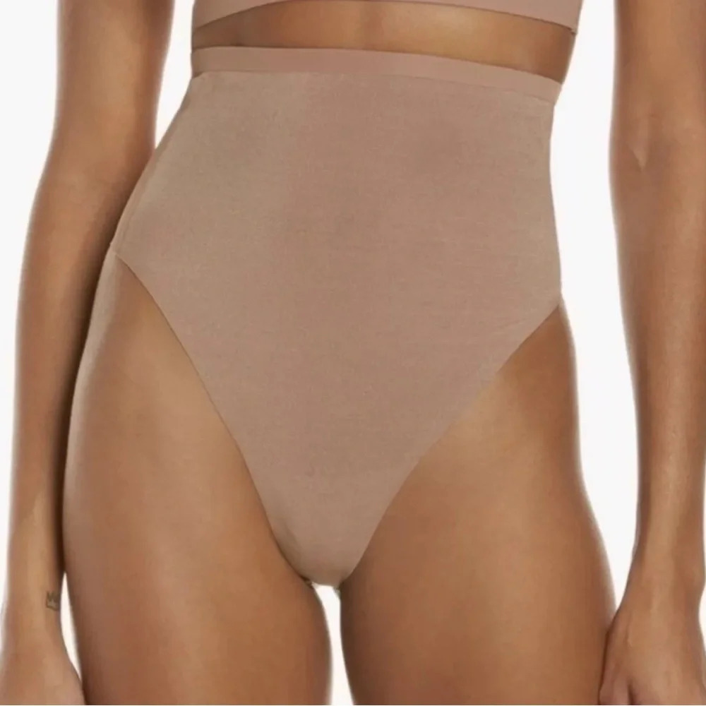 NWT SKIMS Power Mesh High Waisted Thong Small Sienna Shapewear Underwear Panty